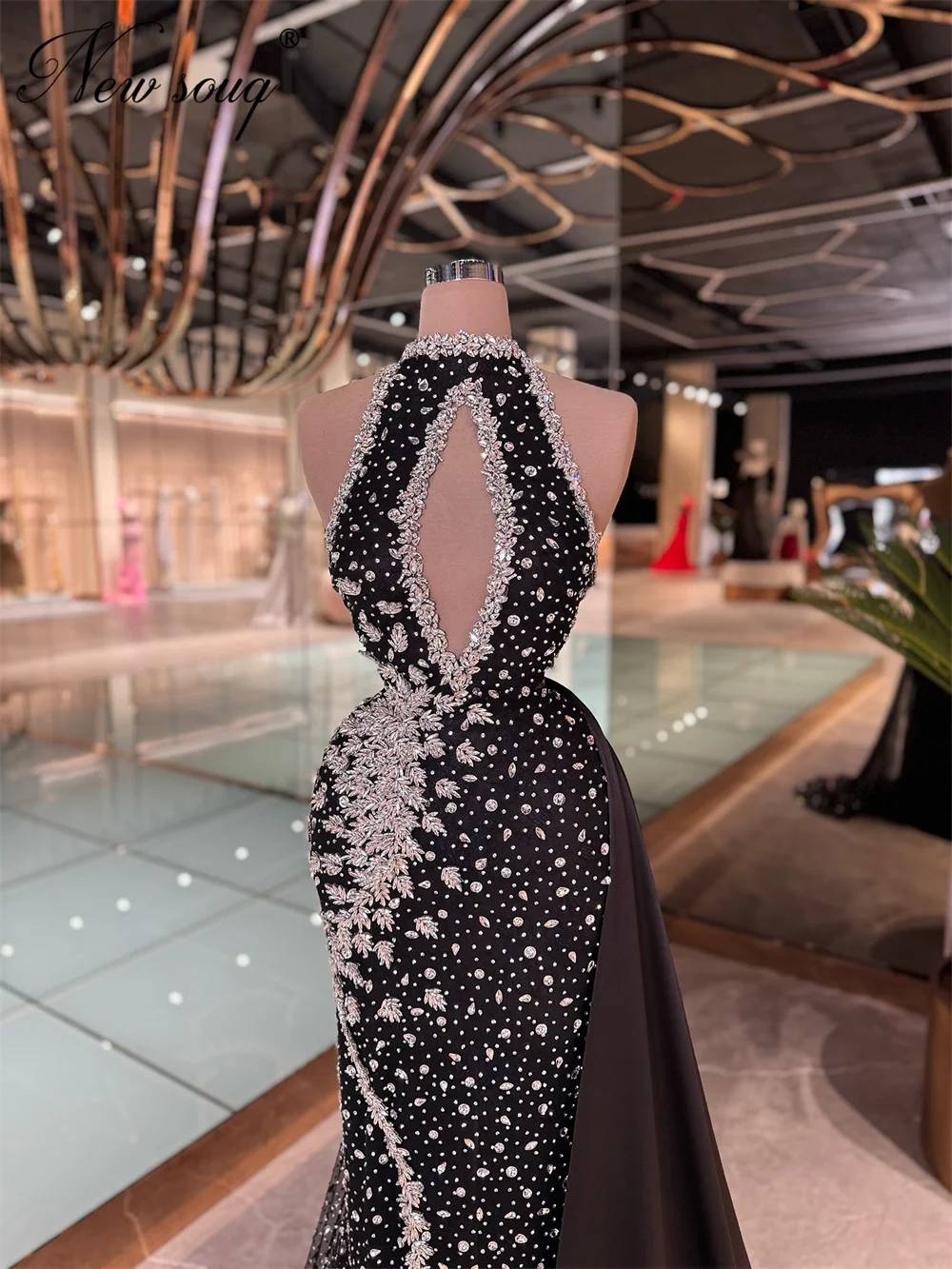Vintage Black Halter Evening Dresses Dubai Beading Birthday Party Dress With Slit Train Prom Dress Robes De Soiree Customized
Vintage Black Halter Evening Dresses Dubai Beading Birthday Party Dress With Slit Train Prom Dress Robes De Soiree Customized