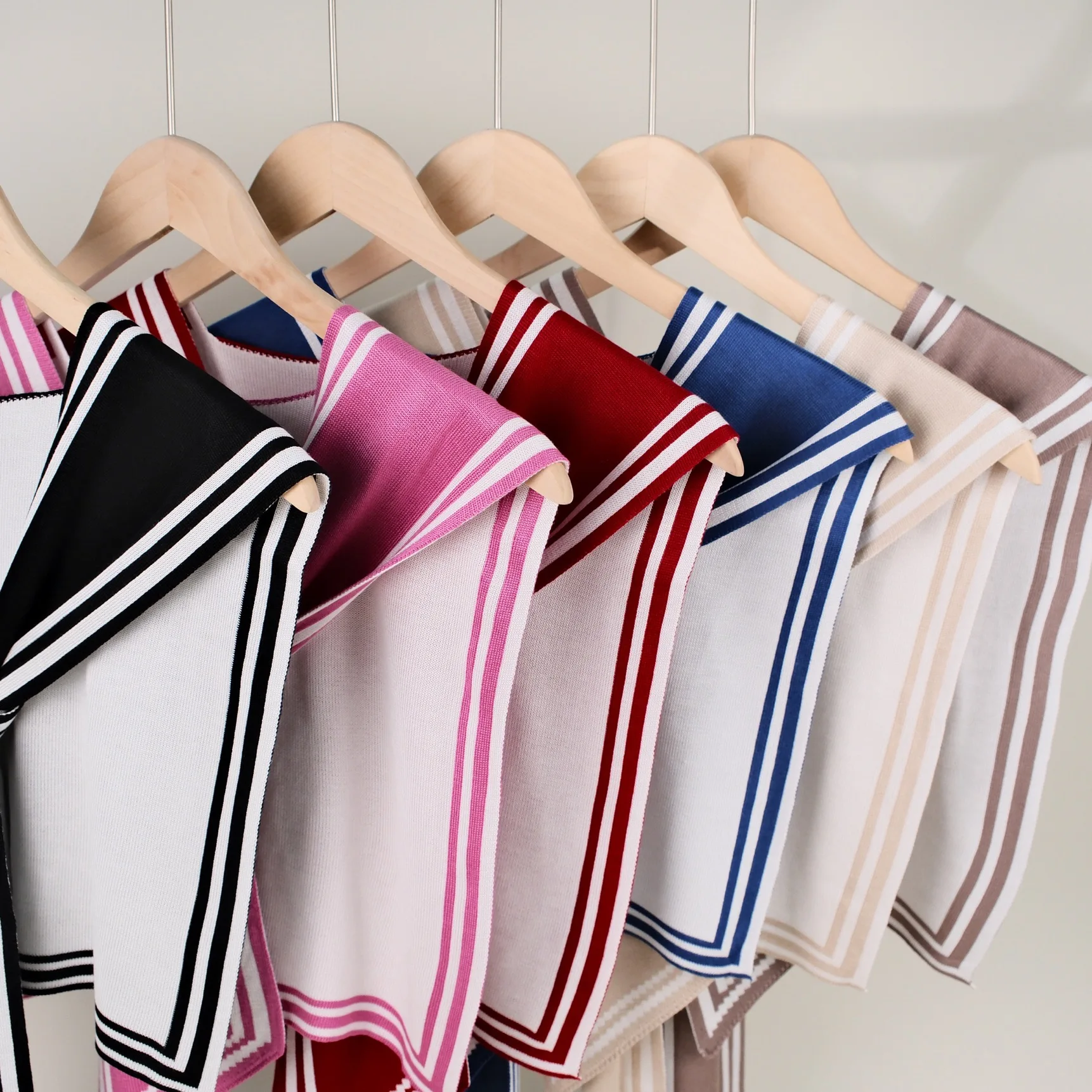 New Fashion Nautical Style Double Use Modal Shawls Scarf High Quality Wrap Beach Cover Trendy Lightweight Knitted Shoulder 2026
New Fashion Nautical Style Double Use Modal Shawls Scarf High Quality Wrap Beach Cover Trendy Lightweight Knitted Shoulder 2026