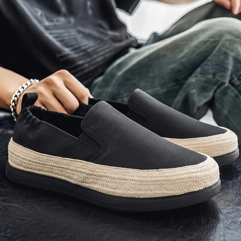 Lightweight Integrated Men Sneakers Flexible Bendable Sole Fashion Simple Style Outdoor Leisure Daily Wear Footwear
Lightweight Integrated Men Sneakers Flexible Bendable Sole Fashion Simple Style Outdoor Leisure Daily Wear Footwear