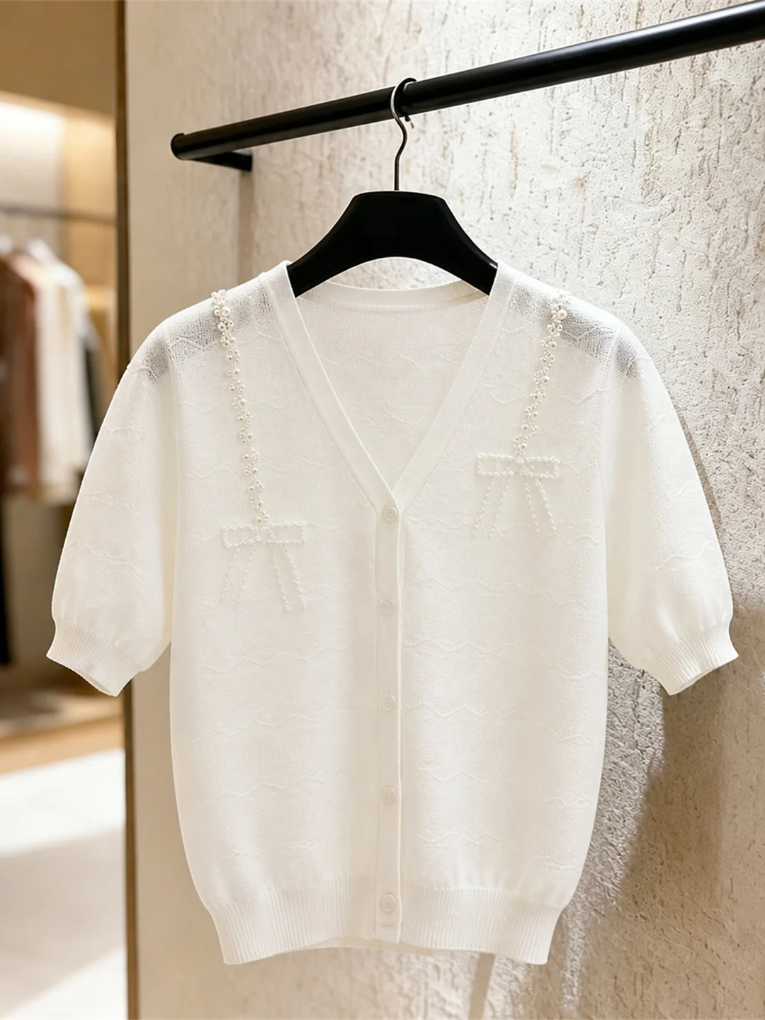 Elegant V-Neck Short Sleeve Knitted Open Cardigan Sweet Style Commute Summer Fashion Classy Top Korean Version Straight Cut
Elegant V-Neck Short Sleeve Knitted Open Cardigan Sweet Style Commute Summer Fashion Classy Top Korean Version Straight Cut