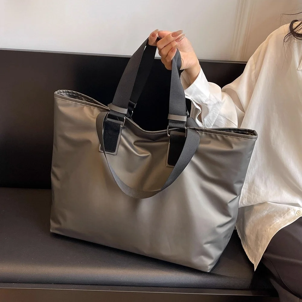 Lightweight Large Capaci Travel Bag Women's Handheld Bag Outdoor Lage Bag Casual Ox Cloth oulder Bag for Travel
Lightweight Large Capaci Travel Bag Women's Handheld Bag Outdoor Lage Bag Casual Ox Cloth oulder Bag for Travel