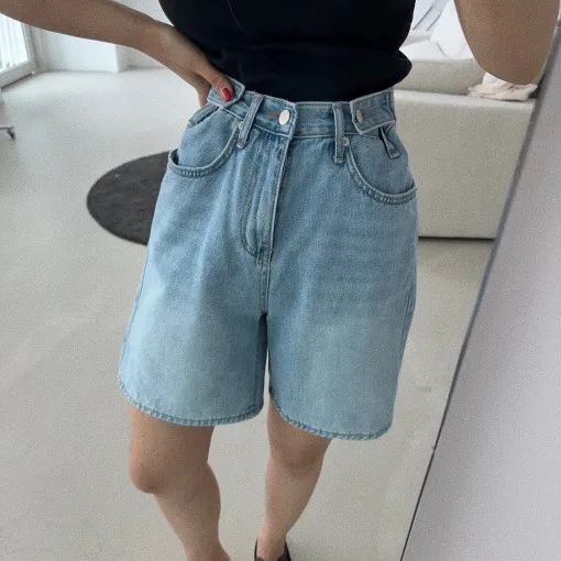 High Waist Straight Leg Casual Pants Fashionable Minimalist Korean Style Wear Resistant Summer New Arrival Ladies Jeans
High Waist Straight Leg Casual Pants Fashionable Minimalist Korean Style Wear Resistant Summer New Arrival Ladies Jeans