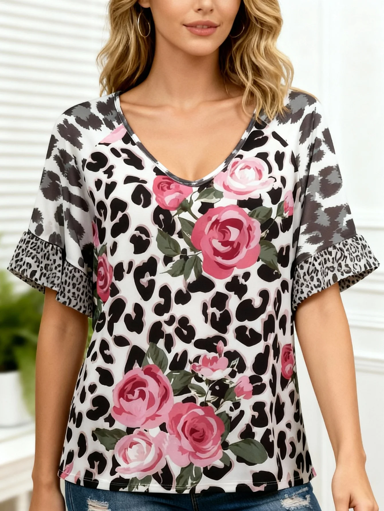 Womens Plus Size V-Neck Ruffle Floral Print T-Shirt Clothing - Soft Slight Stretch Polyester Fabric Casual Short Sleeve Top
Womens Plus Size V-Neck Ruffle Floral Print T-Shirt Clothing - Soft Slight Stretch Polyester Fabric Casual Short Sleeve Top