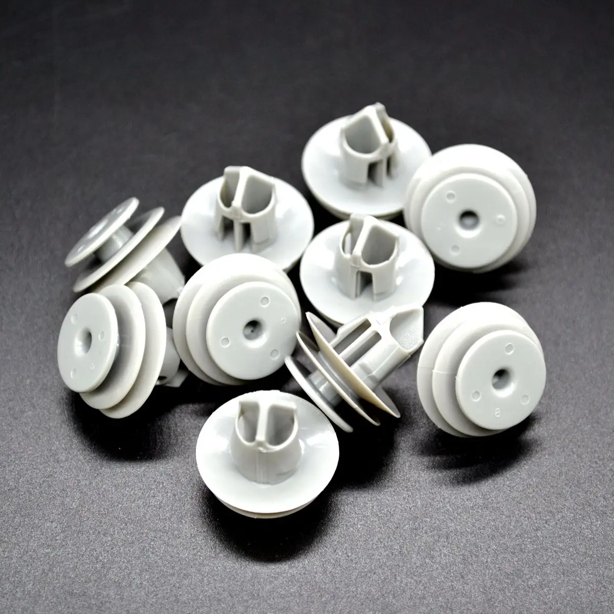 10pcs Gray Nylon Panel Door Lining Clips for Honda Accord Civic CR-V Pilot Acura 91560-SLJ-J01
10pcs Gray Nylon Panel Door Lining Clips for Honda Accord Civic CR-V Pilot Acura 91560-SLJ-J01