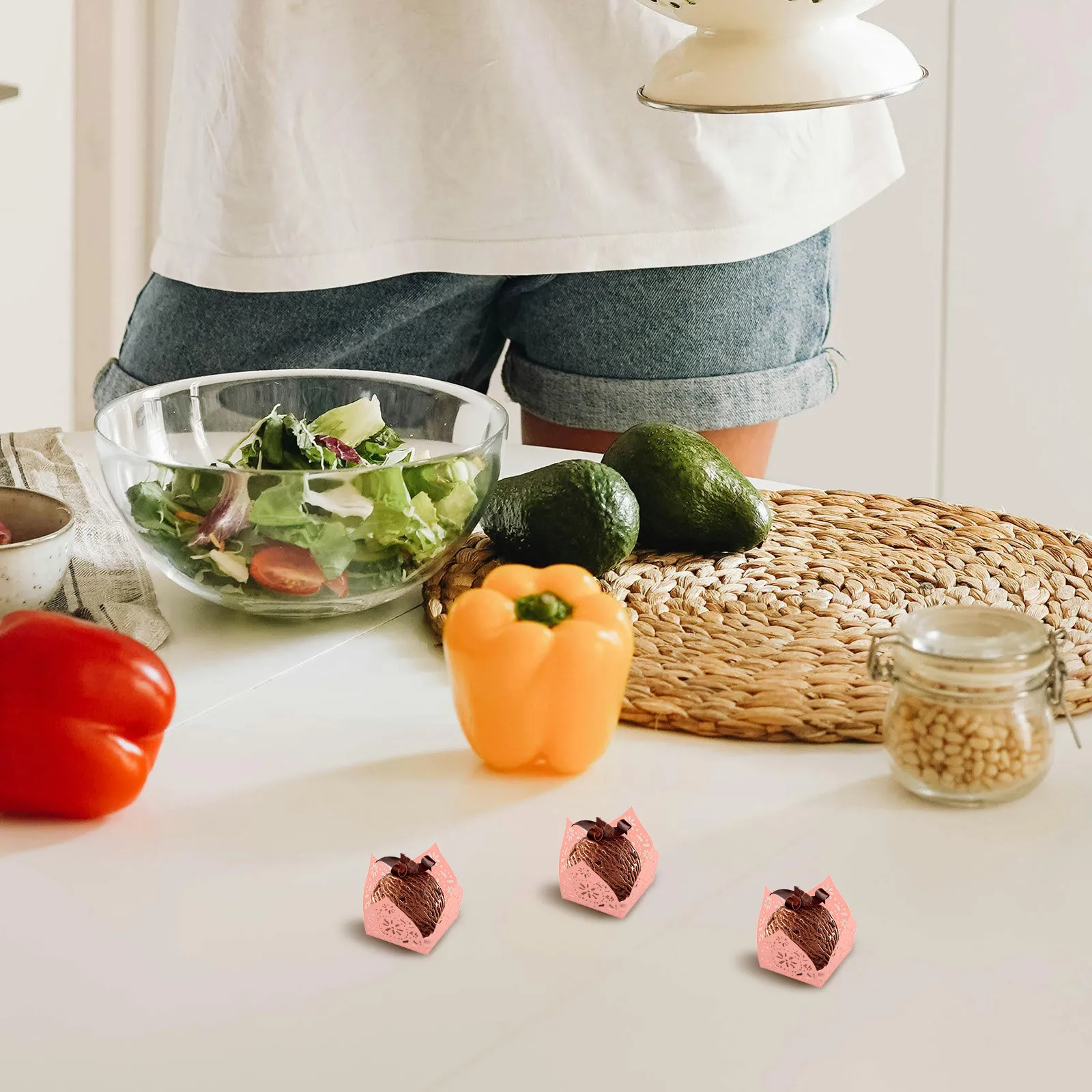 50Pcs Elegant Decorative Candy Boxes Hollow Chocolate Holders Lace Truffle Wrappers for Birthday Wedding Party Festival Treats
50Pcs Elegant Decorative Candy Boxes Hollow Chocolate Holders Lace Truffle Wrappers for Birthday Wedding Party Festival Treats