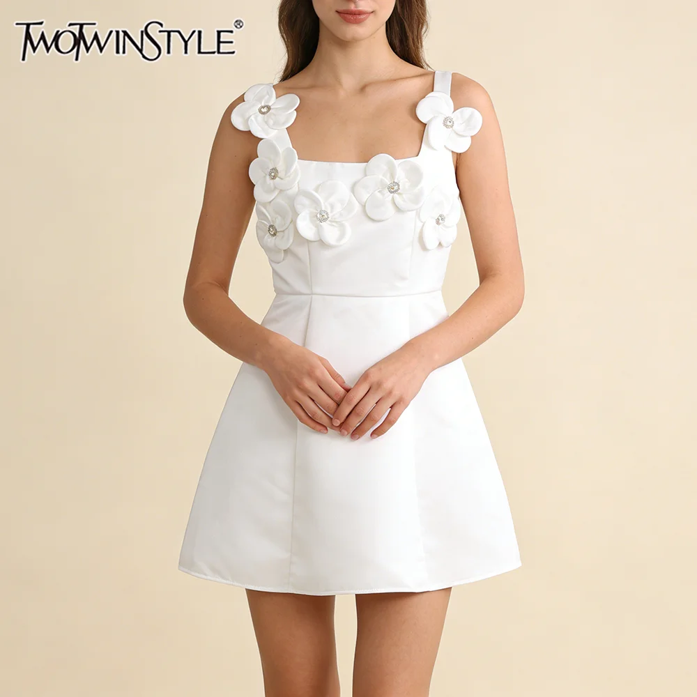 TWOTWINSTYLE Luxury Events Square Collar White Mini Dress for Women Sleeveless 3D Flower Accent Flared Skirt for Romantic Dates
TWOTWINSTYLE Luxury Events Square Collar White Mini Dress for Women Sleeveless 3D Flower Accent Flared Skirt for Romantic Dates