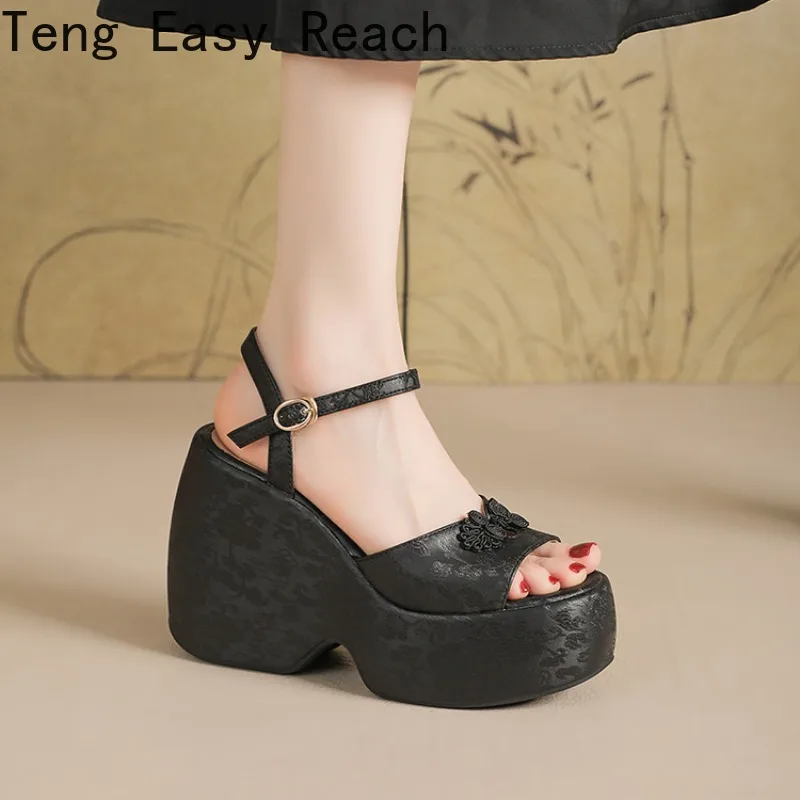 2026 New Luxury Summer Chinese Style Ethnic Style Women's Shoes High Heels Thick Bottom Modern Fashion Height Increasing Shoes
2026 New Luxury Summer Chinese Style Ethnic Style Women's Shoes High Heels Thick Bottom Modern Fashion Height Increasing Shoes