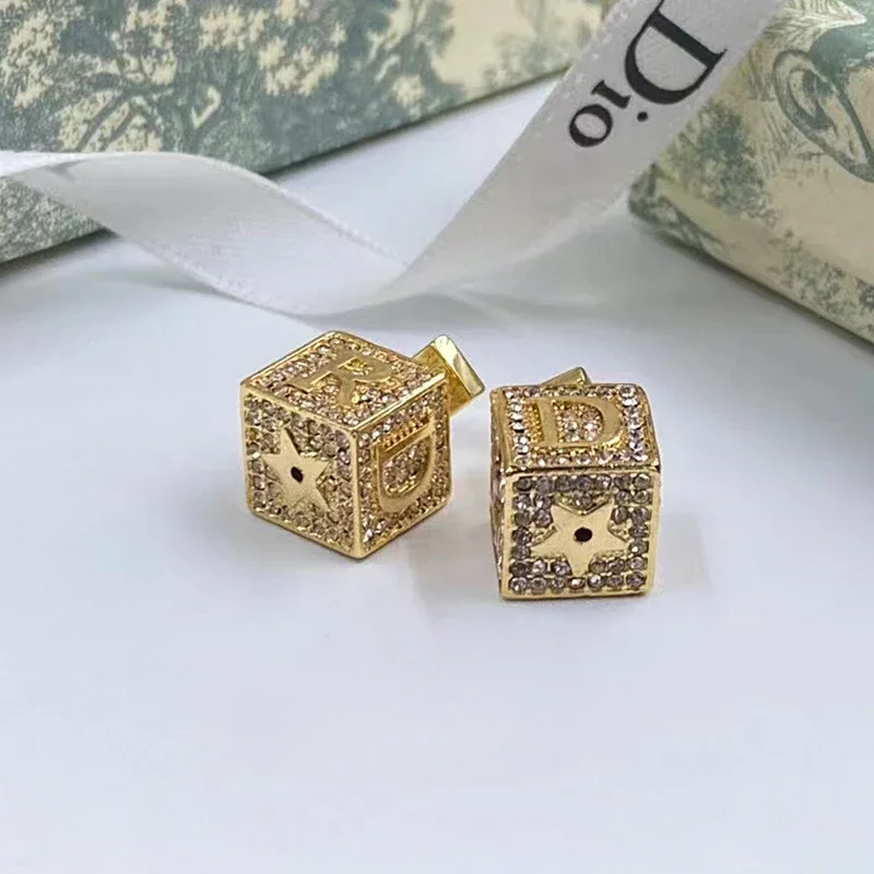 925 Sterling Silver 2025 New High Version Cube Double-sided Sparkling Earrings Classic Retro Feminine Temperament Atmospheric
925 Sterling Silver 2025 New High Version Cube Double-sided Sparkling Earrings Classic Retro Feminine Temperament Atmospheric