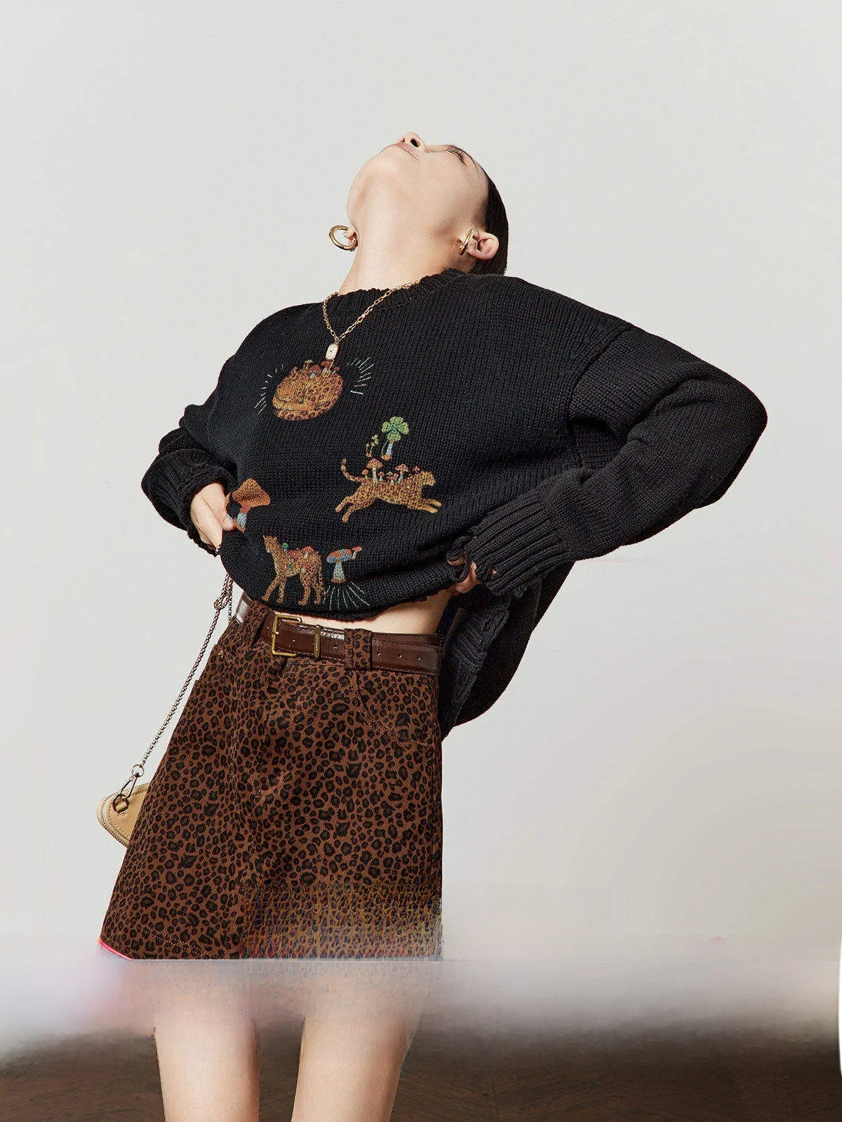 Вязаный свитер Bla Musoom с леопардовым принтом, женский, зимний, новый, винтажный, с рваными элементами, свободного кроя, с круглым вырезом, с длинными рукавами, топ
Вязаный свитер Bla Musoom с леопардовым принтом, женский, зимний, новый, винтажный, с рваными элементами, свободного кроя, с круглым вырезом, с длинными рукавами, топ