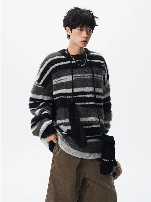 Мужской зимний свитер в стиле ретро-американский, свободного кроя, вязаный, повседневный, с круглым вырезом, из полиэфирного волокна
Мужской зимний свитер в стиле ретро-американский, свободного кроя, вязаный, повседневный, с круглым вырезом, из полиэфирного волокна