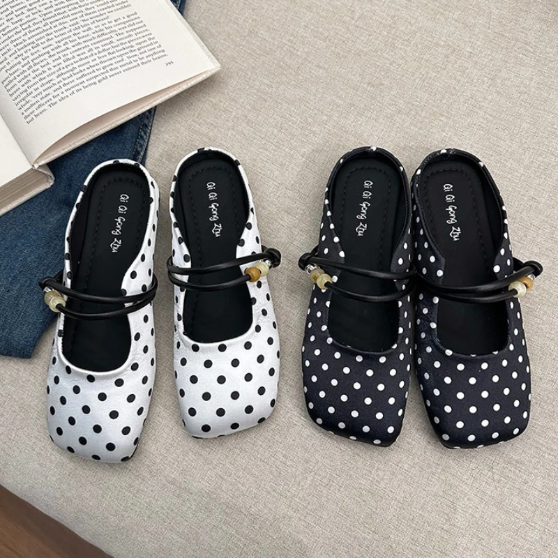 Женские мюли с закрытым носком в горошек, уличные шлепанцы на плоской подошве, элегантные весенне-летние туфли-слингбэки для женщин
Женские мюли с закрытым носком в горошек, уличные шлепанцы на плоской подошве, элегантные весенне-летние туфли-слингбэки для женщин