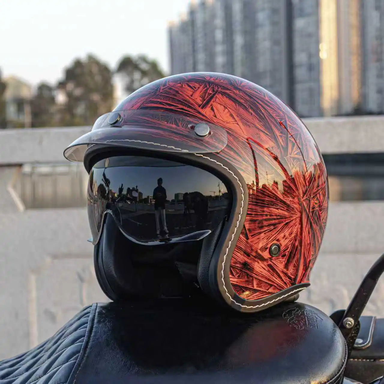 Retro Red Three-Quarter Helmet Retro Helmet Cruise Motorcycle Half Helmet Universal Motorcycle Helmet for Men and Women in Four
Retro Red Three-Quarter Helmet Retro Helmet Cruise Motorcycle Half Helmet Universal Motorcycle Helmet for Men and Women in Four