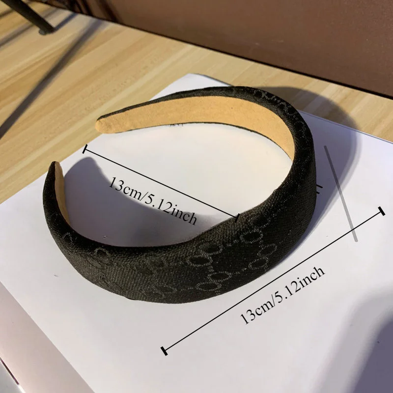 1pc Card Retro All Go Headdress Female Wide Edge Headband French G Letter Denim Headband Temperament Shampoo Hair
1pc Card Retro All Go Headdress Female Wide Edge Headband French G Letter Denim Headband Temperament Shampoo Hair