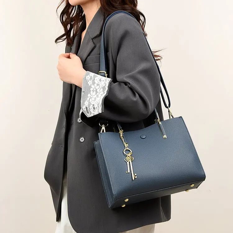 Trendy Simple Shoulder Bag And Best Classic Diaper Bags For Women Fashionable Leather Crossbody-Bag
Trendy Simple Shoulder Bag And Best Classic Diaper Bags For Women Fashionable Leather Crossbody-Bag