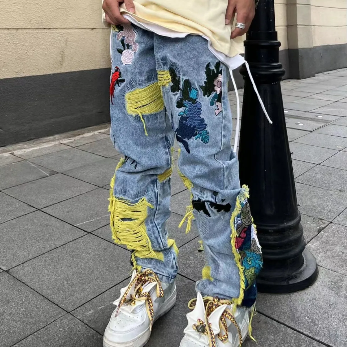 Men's Hiphop Loose Straight Leg Jeans High Street Lace Embroidery Casual mid Waist Zipper Fly Standard Fit Teenagers Spring
Men's Hiphop Loose Straight Leg Jeans High Street Lace Embroidery Casual mid Waist Zipper Fly Standard Fit Teenagers Spring