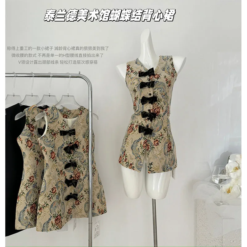 Vintage Wine Fashion Sleeveless Bow Women Dress Spring Waist V-Neck Korea Sweet Fashion French Party Black Vest Dresses Female
Vintage Wine Fashion Sleeveless Bow Women Dress Spring Waist V-Neck Korea Sweet Fashion French Party Black Vest Dresses Female
