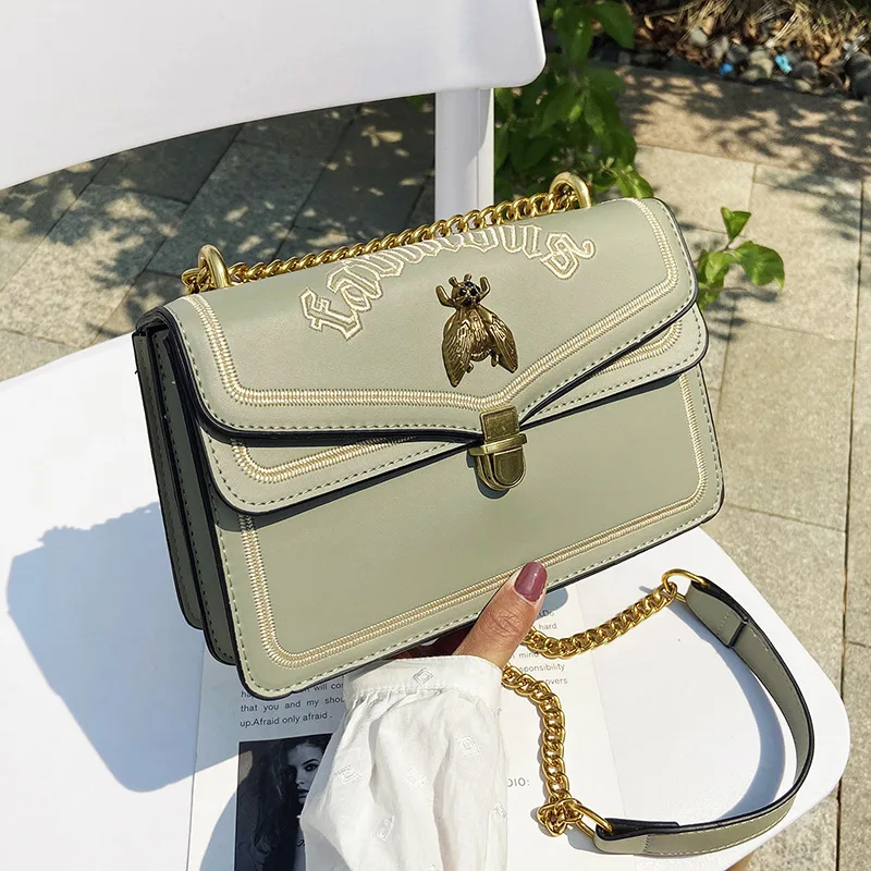 2026 New Korean Style Women's Embroidered Lock Accordion Crossbody Bag, Chic Small Square Shoulder Purse with Expandable Design, Fashionable Versatile Accessory for Daily Essentials
2026 New Korean Style Women's Embroidered Lock Accordion Crossbody Bag, Chic Small Square Shoulder Purse with Expandable Design, Fashionable Versatile Accessory for Daily Essentials