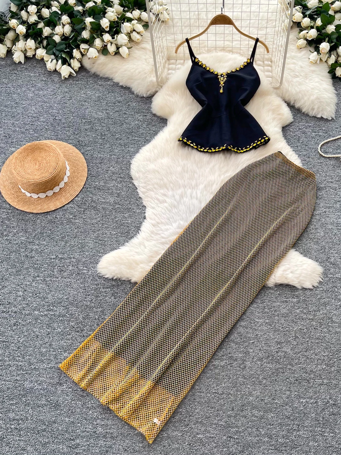 Slim Fit Halter Top High Waist Long Skirt Two Piece Set Women Summer Bright Diamond Thinming Elegant Commute Style Outfit
Slim Fit Halter Top High Waist Long Skirt Two Piece Set Women Summer Bright Diamond Thinming Elegant Commute Style Outfit