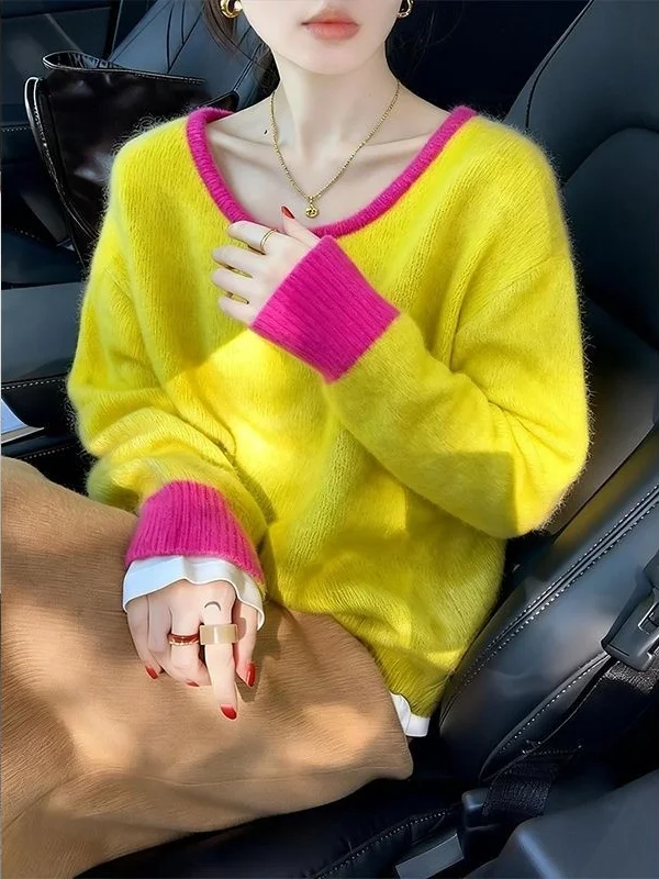 Желтый вязаный свитер с контрастными вставками для женщин: мягкий, уютный, осенне-зимний, модный, высококачественный, свободного кроя, с длинными рукавами
Желтый вязаный свитер с контрастными вставками для женщин: мягкий, уютный, осенне-зимний, модный, высококачественный, свободного кроя, с длинными рукавами