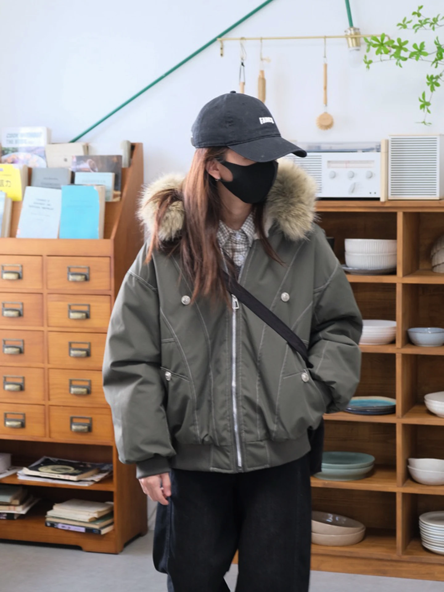 Thiened Fce Collar Removable Winter Cotton Jaet for Women Long Sve Zipper Closure Hooded Regular Fit Pure Color
Thiened Fce Collar Removable Winter Cotton Jaet for Women Long Sve Zipper Closure Hooded Regular Fit Pure Color