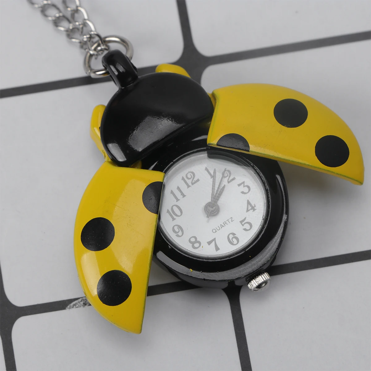Retro Ladybug Vintage Round Birthday Retro For Kids Pocket Watch Gift Decor Pocket Watch Durable Metal
Retro Ladybug Vintage Round Birthday Retro For Kids Pocket Watch Gift Decor Pocket Watch Durable Metal