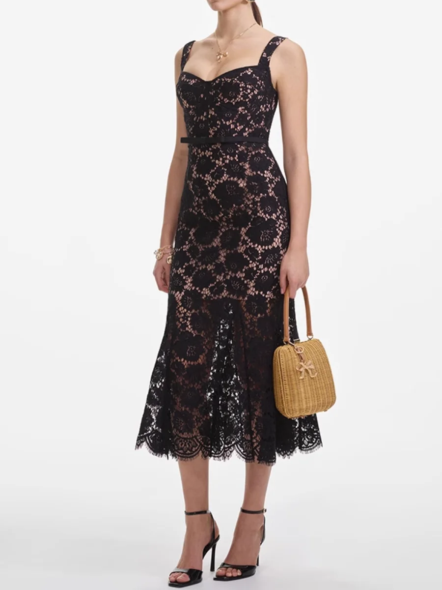 2025 New Women Lace Embroidery Sling Robe V-Neck Sleeveless High Waist Vintage Slim Maxi Dress
2025 New Women Lace Embroidery Sling Robe V-Neck Sleeveless High Waist Vintage Slim Maxi Dress