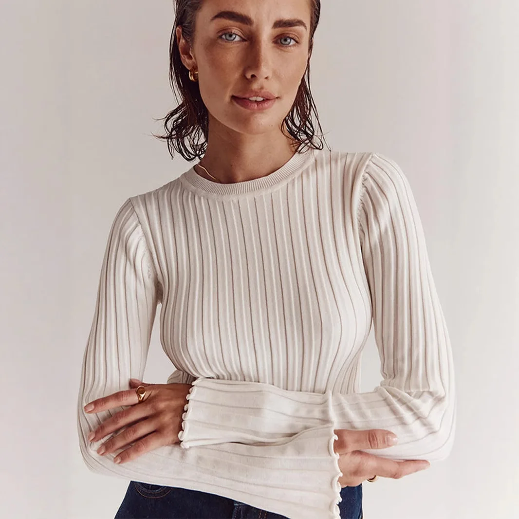 2025 New Women's Neck Knitted Sweater Long Sleeve Ribbing Bottoming Sweater Female Solid Color Tight Europe And America Tops
2025 New Women's Neck Knitted Sweater Long Sleeve Ribbing Bottoming Sweater Female Solid Color Tight Europe And America Tops