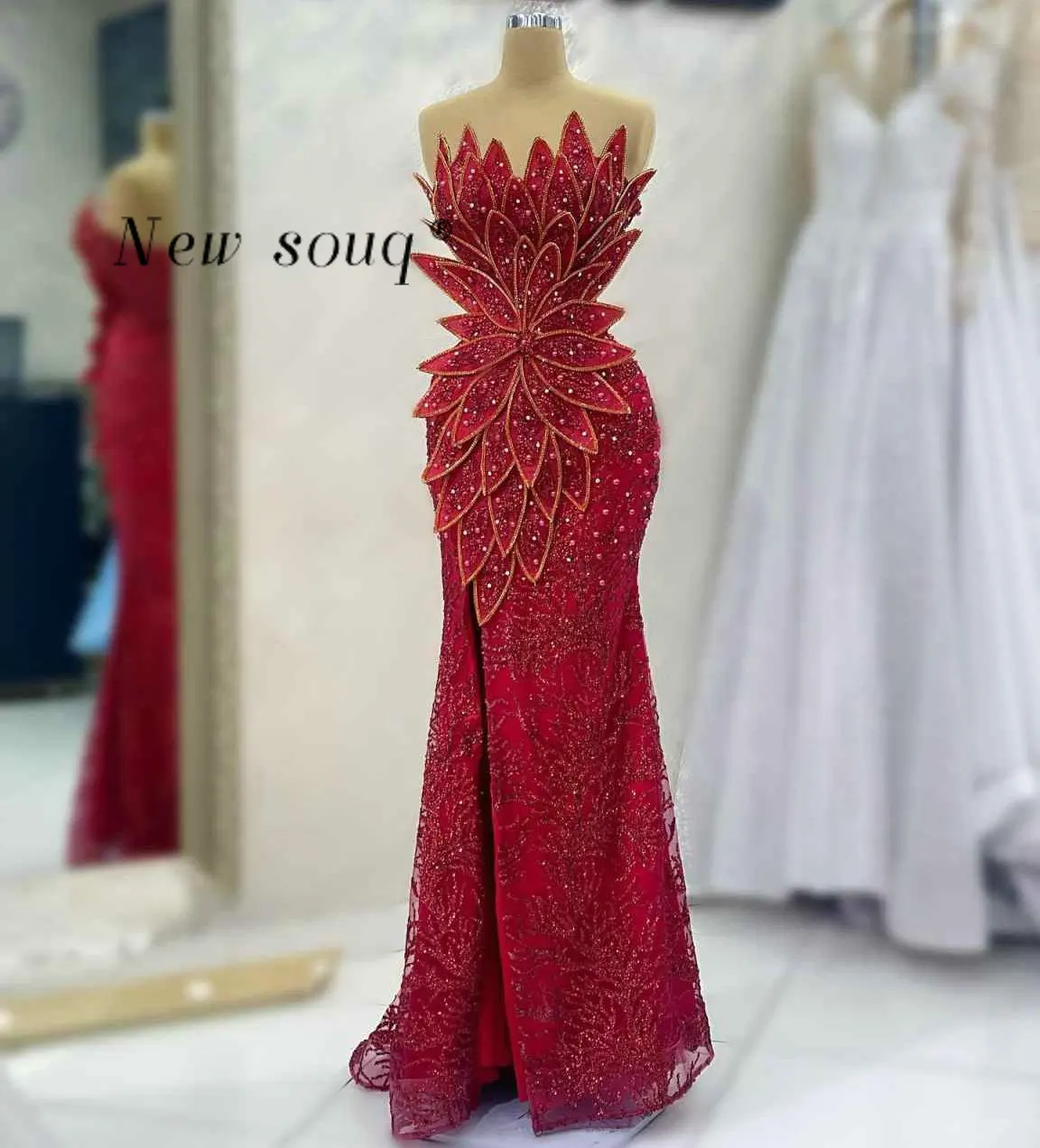 Бордовое длинное вечернее платье без бретелек с разрезом, инкрустированное стразами и 3D-листьями, для наградных церемоний, мероприятий и вечеринок, для женщин
Бордовое длинное вечернее платье без бретелек с разрезом, инкрустированное стразами и 3D-листьями, для наградных церемоний, мероприятий и вечеринок, для женщин