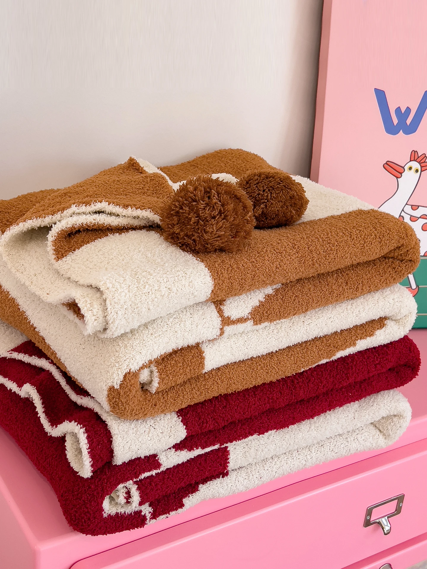 Плед Cisas Red Thiened: Пушистое теплое зимнее покрывало для дивана, вязаное в скандинавском стиле, создающее уютную атмосферу
Плед Cisas Red Thiened: Пушистое теплое зимнее покрывало для дивана, вязаное в скандинавском стиле, создающее уютную атмосферу