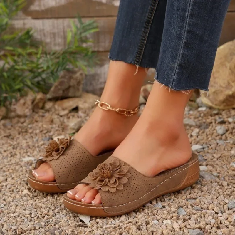 Ladies Shoes 2025 Open Toe Women's Slippers Outdoor Casual Slippers Women Floral Round Toe Wedges Platform Plus Size Sandals
Ladies Shoes 2025 Open Toe Women's Slippers Outdoor Casual Slippers Women Floral Round Toe Wedges Platform Plus Size Sandals