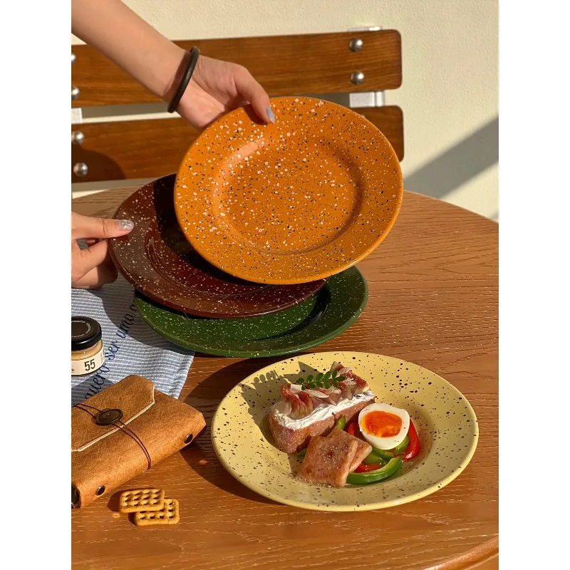 Красочная тарелка с брызгами чернил, керамическая круглая тарелка для завтрака, десертная тарелка для хлеба, бытовая тарелка, нишевая посуда
Красочная тарелка с брызгами чернил, керамическая круглая тарелка для завтрака, десертная тарелка для хлеба, бытовая тарелка, нишевая посуда