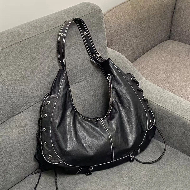 Black Punk Motorcycle Bag Women's With Straps Design Metal Tote Bag Y2k Style Soft Shoulder Bag Multi-hole Zipper Crossbody Bag
Black Punk Motorcycle Bag Women's With Straps Design Metal Tote Bag Y2k Style Soft Shoulder Bag Multi-hole Zipper Crossbody Bag