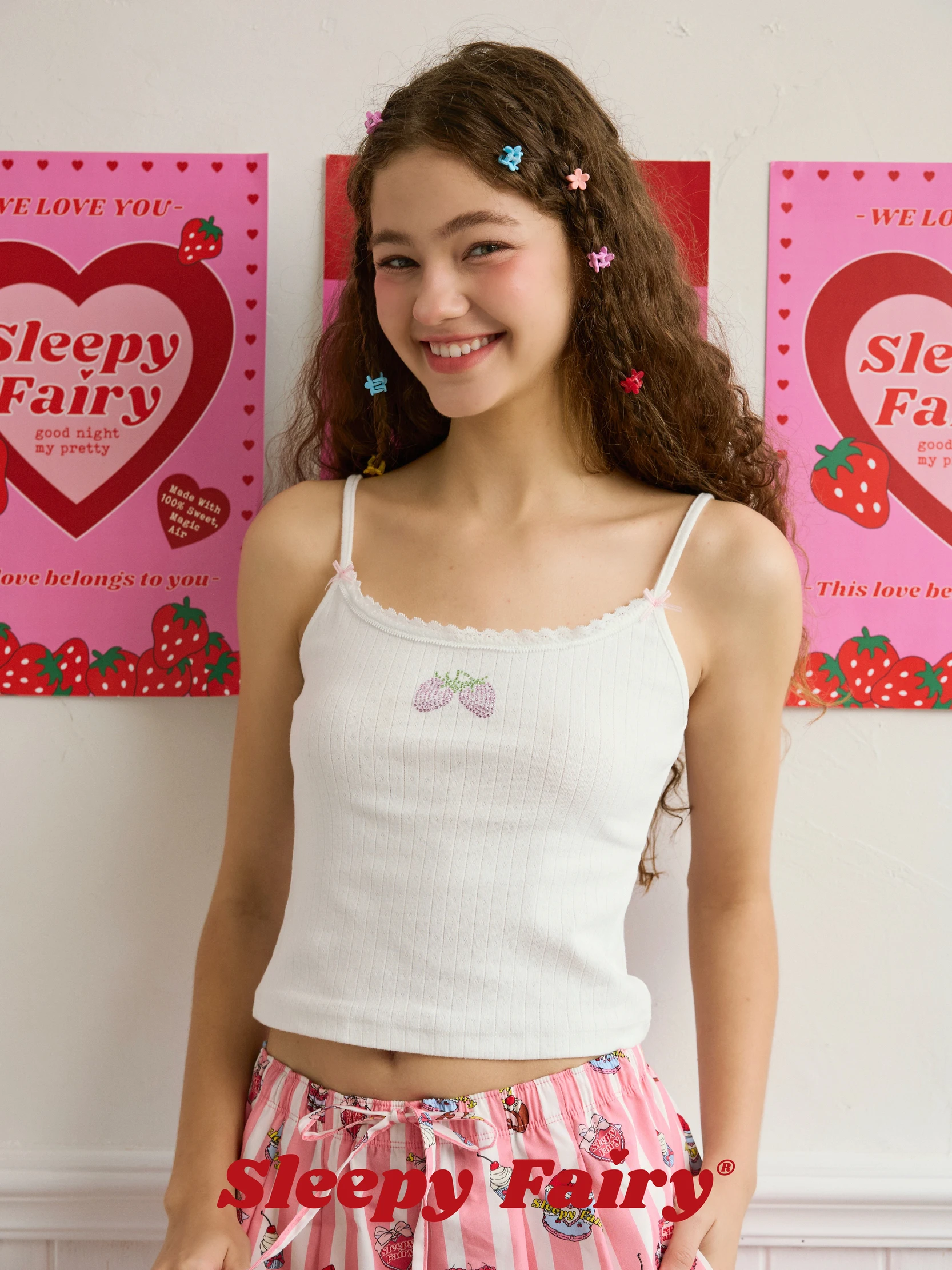 Летний хлопковый топ-майка с кружевом и стразами для девочек, однотонный, с завязками, модный, милый, домашняя одежда
Летний хлопковый топ-майка с кружевом и стразами для девочек, однотонный, с завязками, модный, милый, домашняя одежда