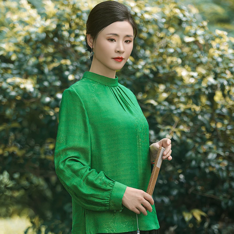 Оригинальный шелковый топ Xi Han Yue, напоминающий китайскую национальную одежду, с вышивкой повторяющихся цветочных узоров для женщин.
Оригинальный шелковый топ Xi Han Yue, напоминающий китайскую национальную одежду, с вышивкой повторяющихся цветочных узоров для женщин.