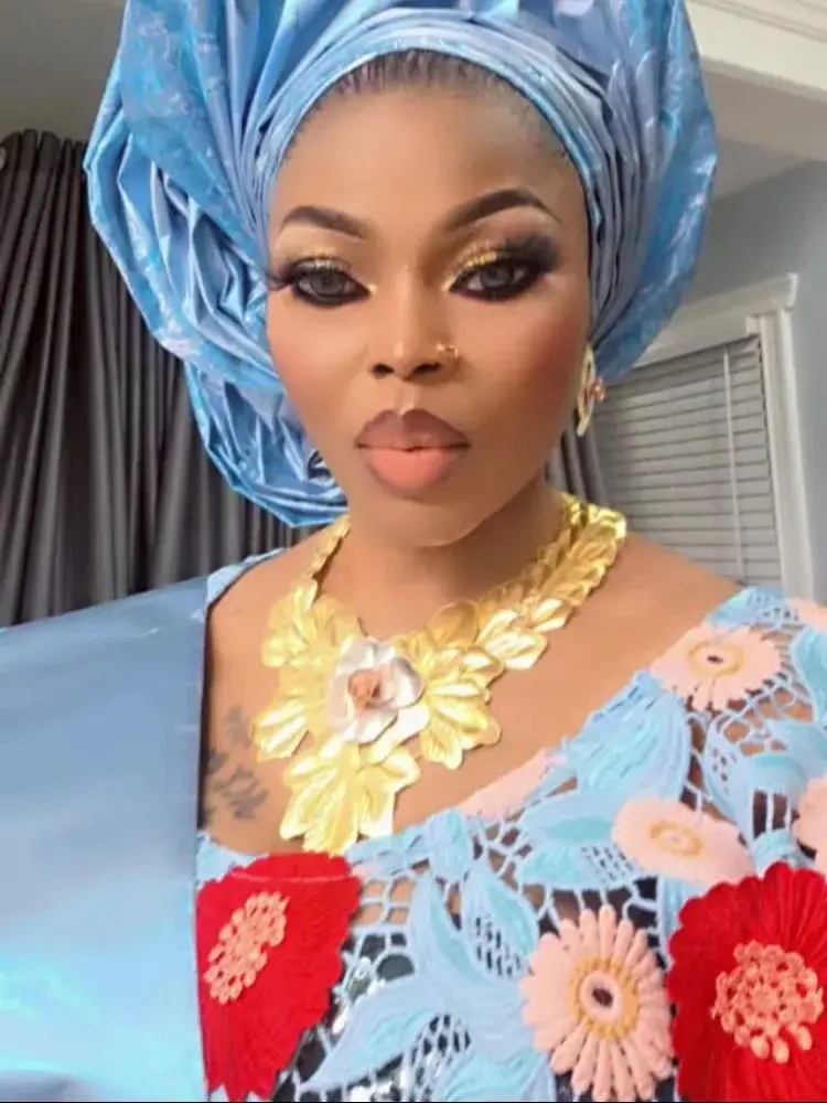 Новейший стиль 2026, высококачественный блестящий шнур с аппликацией, кружевная ткань, нигерийская африканская вышивка, гипюр для вечерние платья Asoebi
Новейший стиль 2026, высококачественный блестящий шнур с аппликацией, кружевная ткань, нигерийская африканская вышивка, гипюр для вечерние платья Asoebi