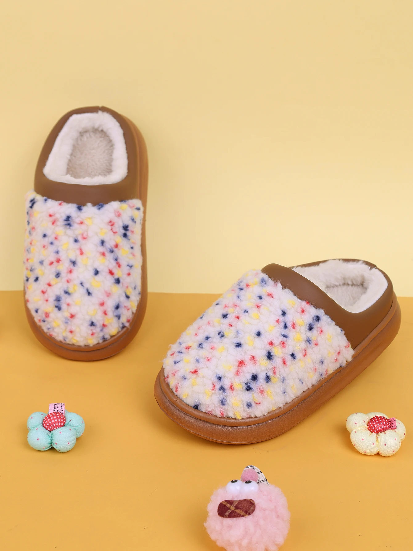 Cotton Slippers for Children in Winter, Warm, Anti-Odor, Antibacterial, Plush, Thickened, Indoor Home Use, Non-Slip Slippers
Cotton Slippers for Children in Winter, Warm, Anti-Odor, Antibacterial, Plush, Thickened, Indoor Home Use, Non-Slip Slippers