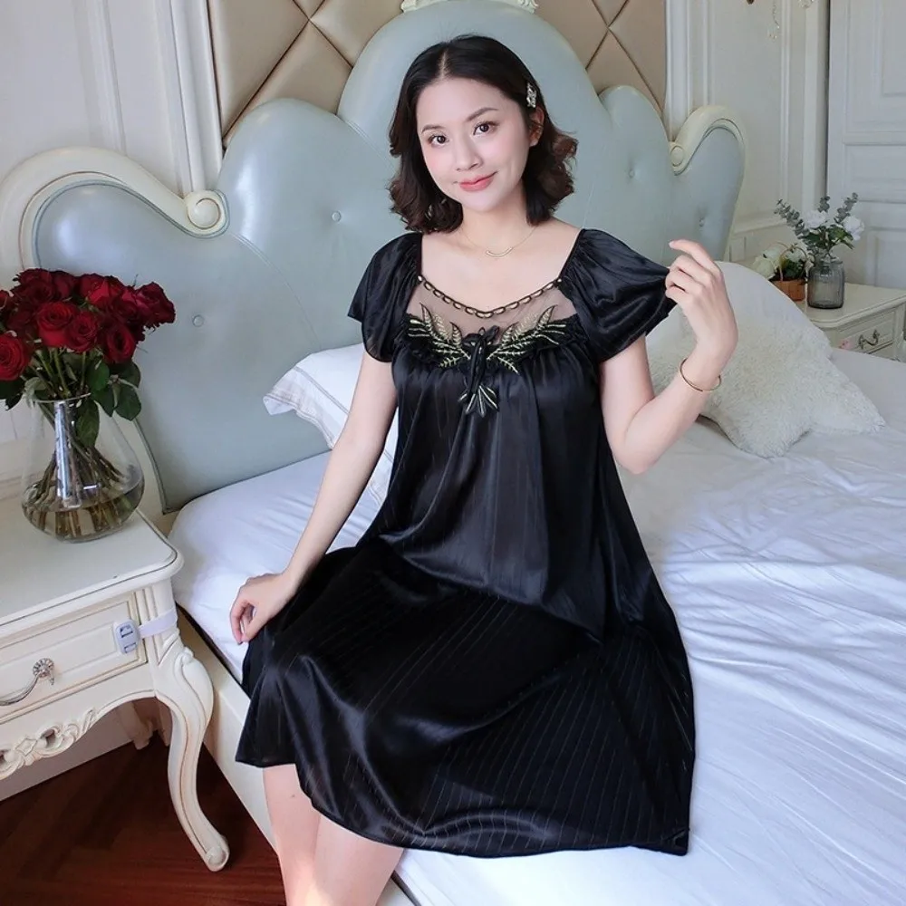 Fashion Medium Length Nightgowns Short Sleeve V-neck Sleeping Dress Ice Silk Plus Size Lace Nightdress
Fashion Medium Length Nightgowns Short Sleeve V-neck Sleeping Dress Ice Silk Plus Size Lace Nightdress