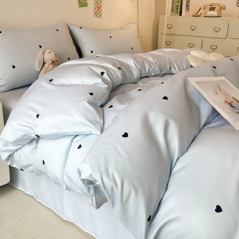 3pcs Blue Duvet cover set (1*Duvet Cover + 2*Pillowcase, Without Core), Heart print Bedding Set, Soft Comfortable
3pcs Blue Duvet cover set (1*Duvet Cover + 2*Pillowcase, Without Core), Heart print Bedding Set, Soft Comfortable