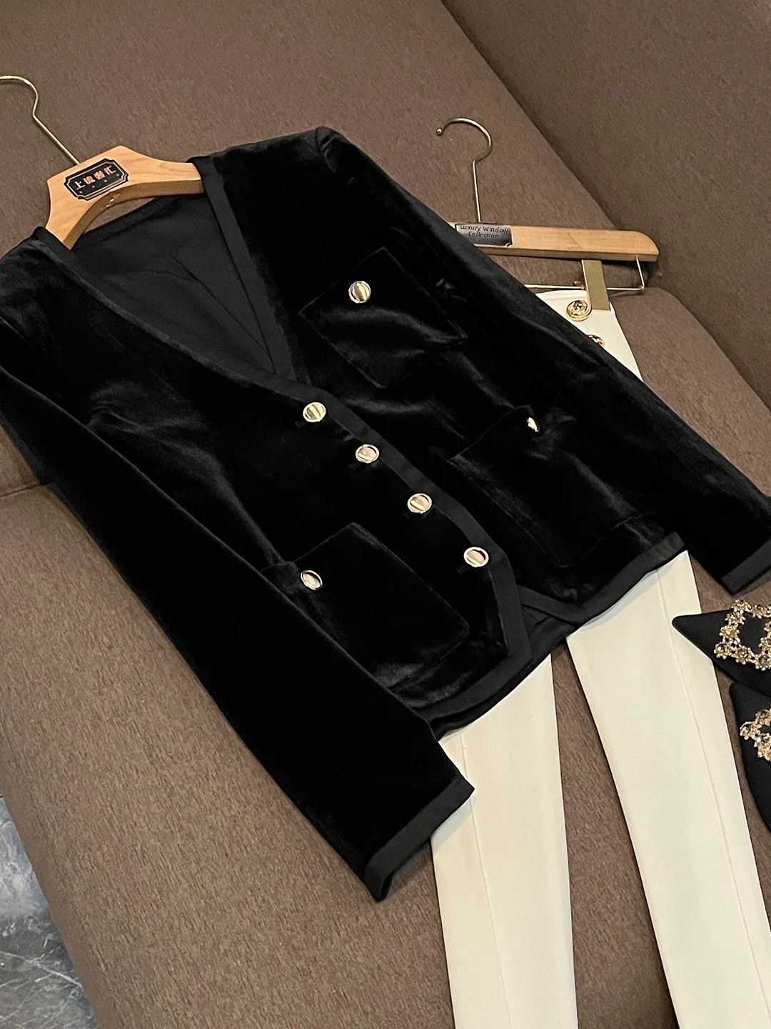 Velvet Suit Jaet Commute Sle Long Sve V-Ne Bla Slim Fit Women's Faion 2025 Winter Commute Zipper Closure Double ...
Velvet Suit Jaet Commute Sle Long Sve V-Ne Bla Slim Fit Women's Faion 2025 Winter Commute Zipper Closure Double ...