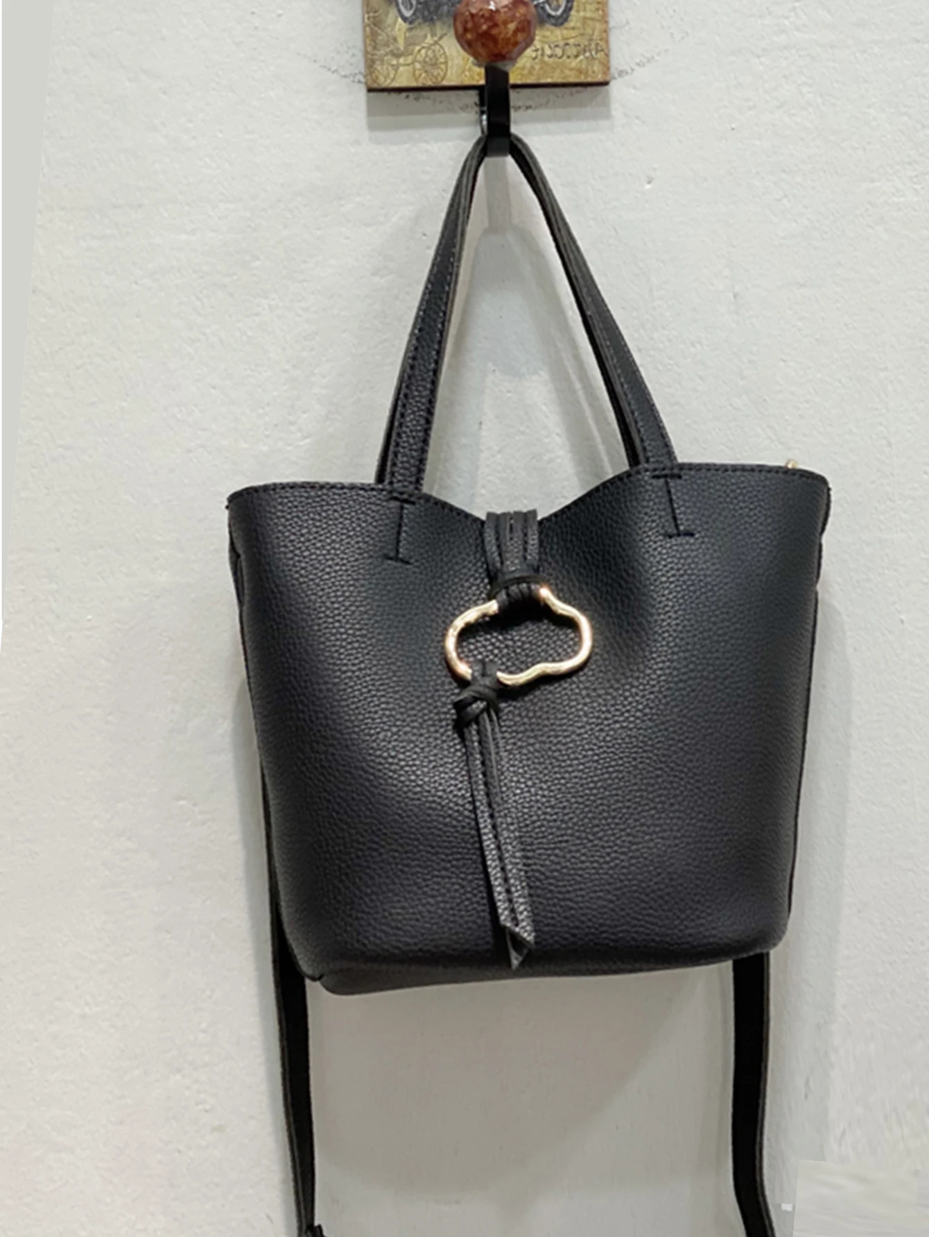 2-Piece New Solid-Color Minimalist Women's Crossbody & Shoulder Handbag with Removable Shoulder Strap
2-Piece New Solid-Color Minimalist Women's Crossbody & Shoulder Handbag with Removable Shoulder Strap