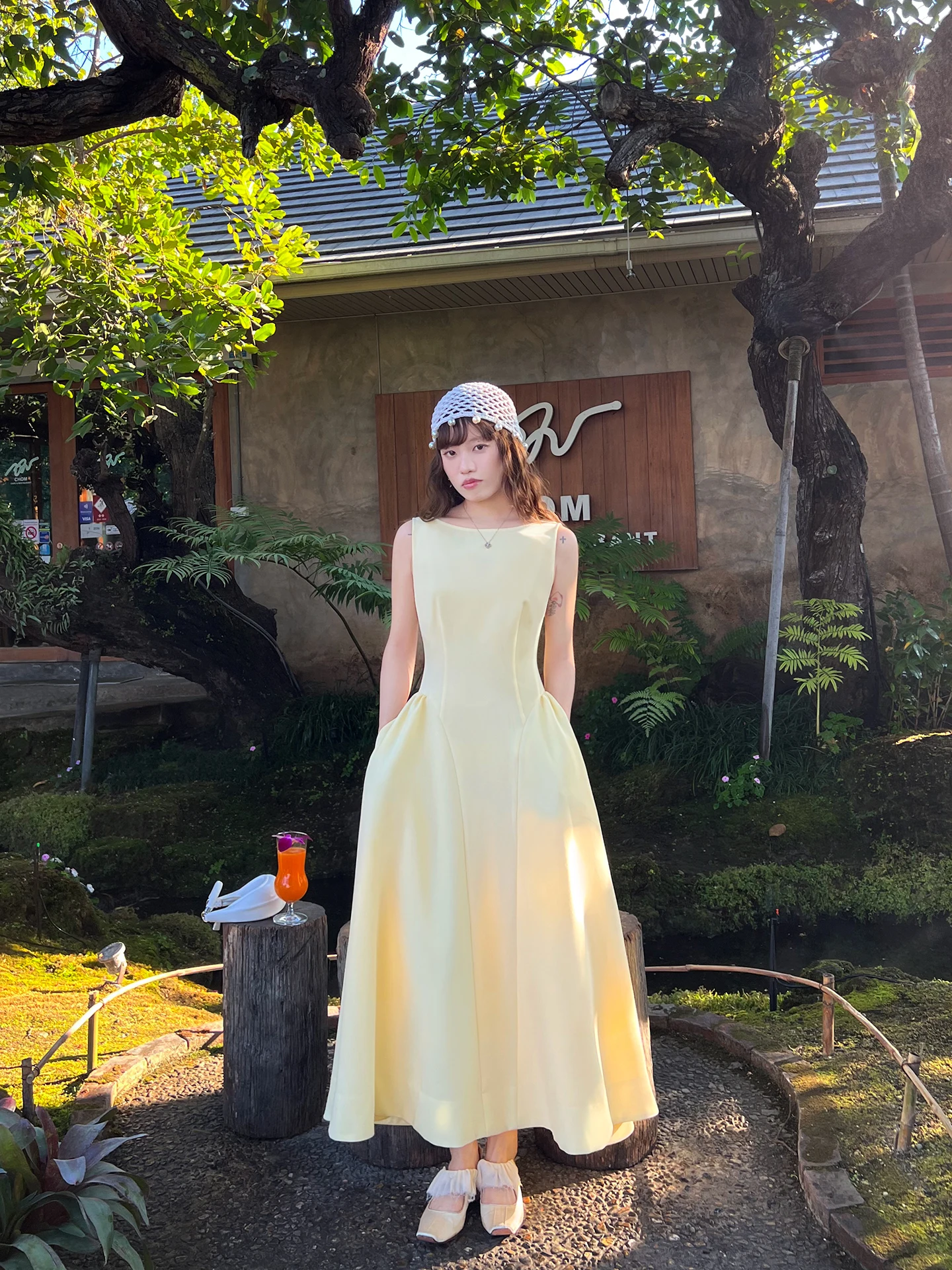 Retro Elegant Backless Dress Women's Boat Neck Waist Cinched Halter Vest Skirt Yellow High Waist Wide Hem Umbrella Skirt
Retro Elegant Backless Dress Women's Boat Neck Waist Cinched Halter Vest Skirt Yellow High Waist Wide Hem Umbrella Skirt