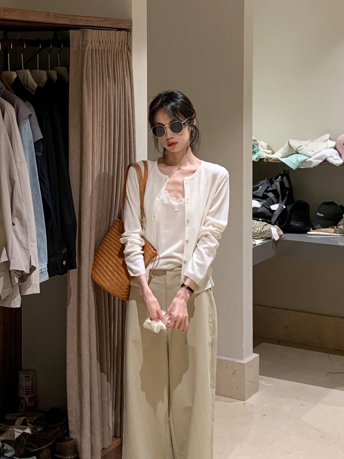 BRIVIN White Knitted Woolen Open Cardigan Women's Loose Slimming Fashionable Top Casual Style Spring 2026 Light Maturity
BRIVIN White Knitted Woolen Open Cardigan Women's Loose Slimming Fashionable Top Casual Style Spring 2026 Light Maturity