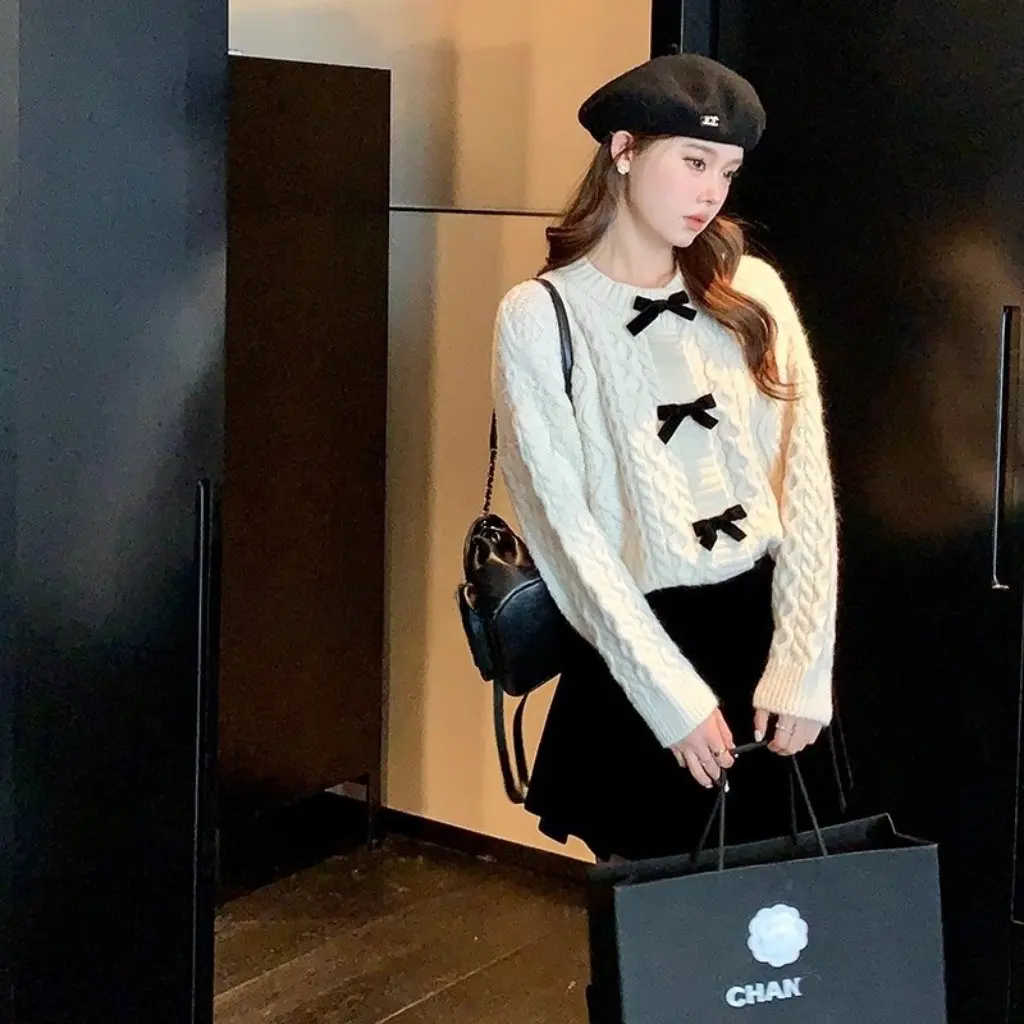 Женский вязаный кардиган с красным бантом, свитер, пальто свободного кроя, осенне-зимняя верхняя одежда для ленивого стиля, новогодняя мода
Женский вязаный кардиган с красным бантом, свитер, пальто свободного кроя, осенне-зимняя верхняя одежда для ленивого стиля, новогодняя мода