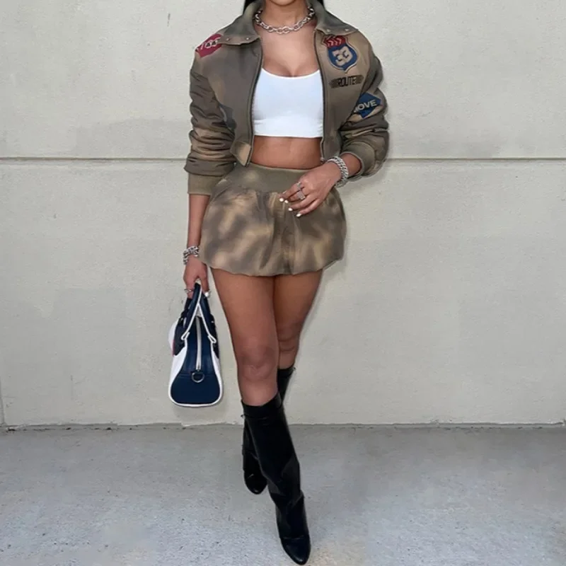 Tie Dye Letter Print Women Casual 2 Piece Set Turn Down Collar Long Sleeve Zipper Cropped Jackets Top + Mini Bubble Skirts Suits
Tie Dye Letter Print Women Casual 2 Piece Set Turn Down Collar Long Sleeve Zipper Cropped Jackets Top + Mini Bubble Skirts Suits