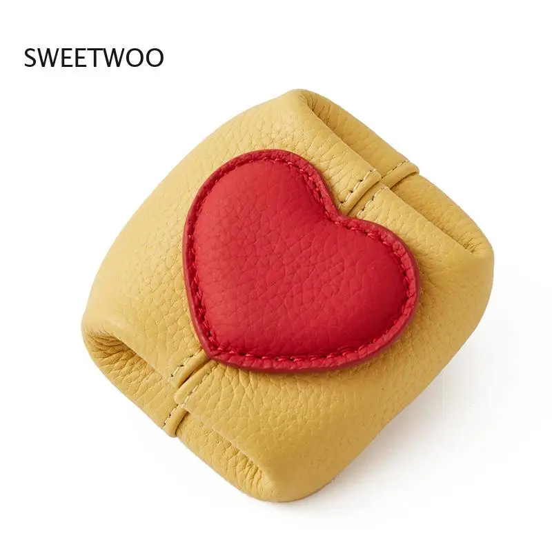 Women's Cute Heart Applique Small Storage Pouch, Faux Leather Elastic Lipstick Holder, Ideal for Cosmetics, Earphones
Women's Cute Heart Applique Small Storage Pouch, Faux Leather Elastic Lipstick Holder, Ideal for Cosmetics, Earphones