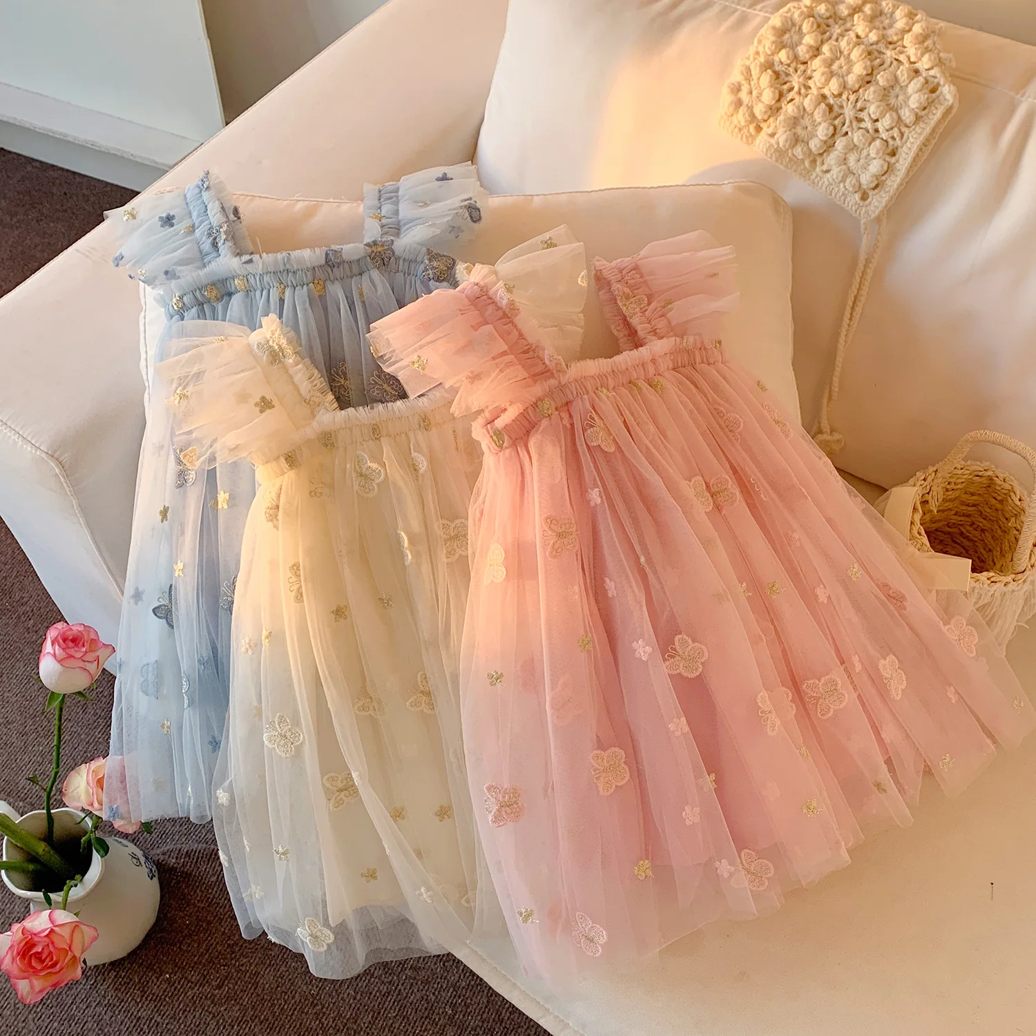 Butterfly embroidered mesh girls dress 2025 summer baby girl princess skirt flying sleeves fluffy skirt birthday skirt
Butterfly embroidered mesh girls dress 2025 summer baby girl princess skirt flying sleeves fluffy skirt birthday skirt