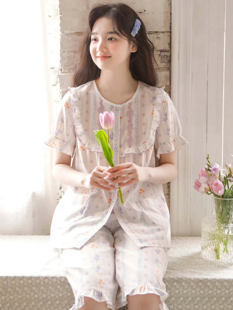 Women pajamas 2025 new summer pure cotton gauze fabric short-sleeved mid-length pants cardigan set comfort breath thin home wear
Women pajamas 2025 new summer pure cotton gauze fabric short-sleeved mid-length pants cardigan set comfort breath thin home wear