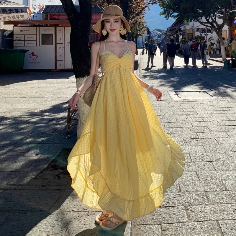 2025 Summer New Light Yellow Plaid Vacation Style Backless Dress Dopamine Island Beach Hanging Neck Sexy Sweet Long Dress
2025 Summer New Light Yellow Plaid Vacation Style Backless Dress Dopamine Island Beach Hanging Neck Sexy Sweet Long Dress