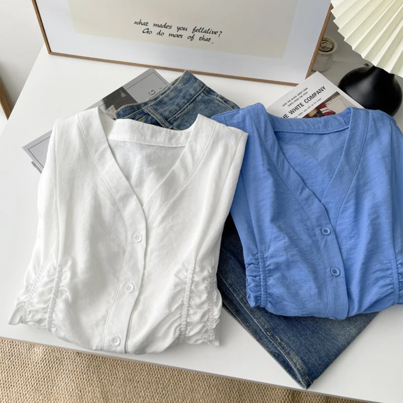 Fashion Folds V-neck Shirt Women Summer Korean Style Flying Sleeve Design Sense Single Breasted Tees Versatile Women's Tops
Fashion Folds V-neck Shirt Women Summer Korean Style Flying Sleeve Design Sense Single Breasted Tees Versatile Women's Tops