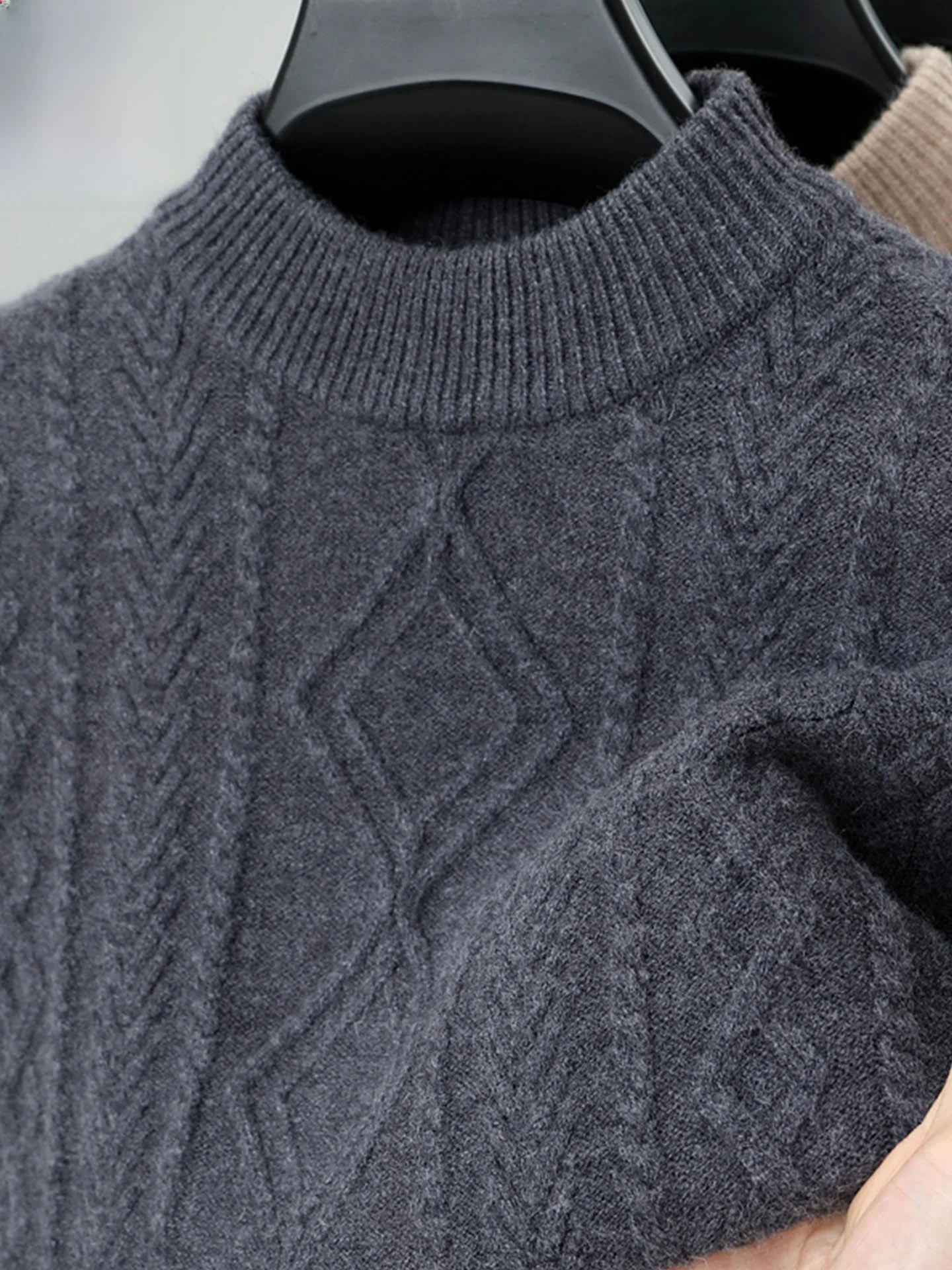 Thiened f High Collar Men's Camere Sweater Winter Woolen Underwear Busin Casual Sle Soft Long Sve Knitted Sweater
Thiened f High Collar Men's Camere Sweater Winter Woolen Underwear Busin Casual Sle Soft Long Sve Knitted Sweater